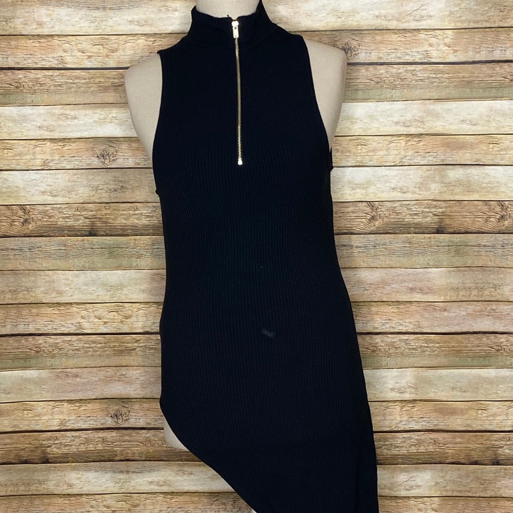 Bebe| Medium| Asymmetric Top| Black